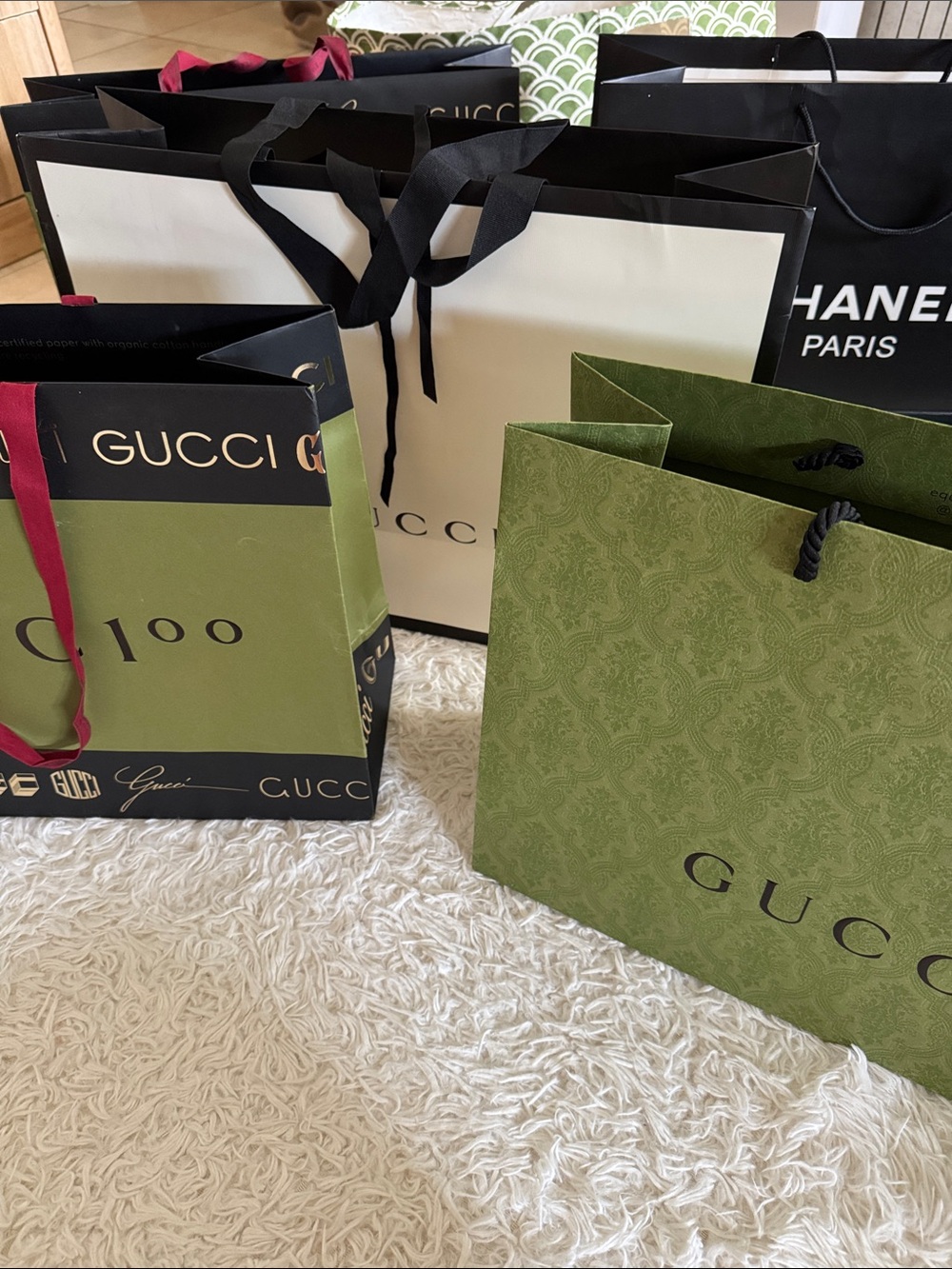 Gucci Green and Black Logo Shopping Bags Set